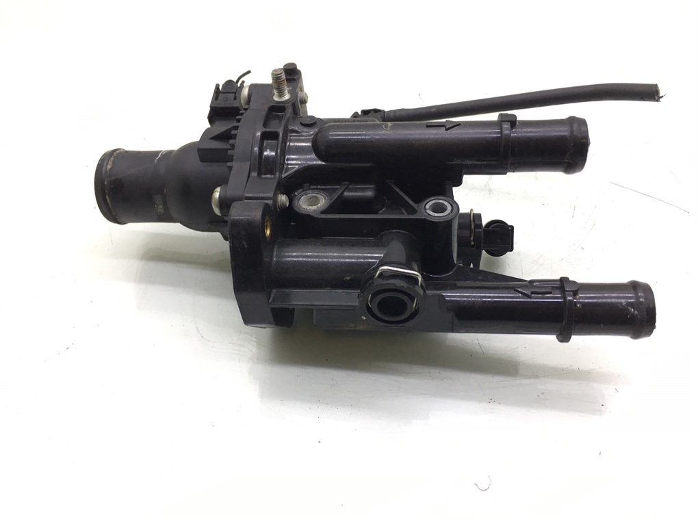 Корпус термостата бу для Opel Insignia  1.8 i,  2011 г.