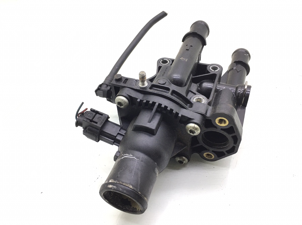 Корпус термостата бу для Opel Insignia  1.8 i,  2011 г.