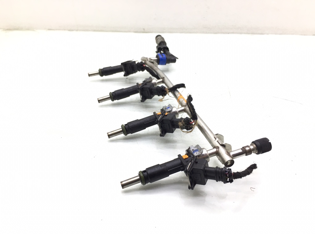 Топливная рампа бу для Opel Insignia  1.8 i,  2011 г.