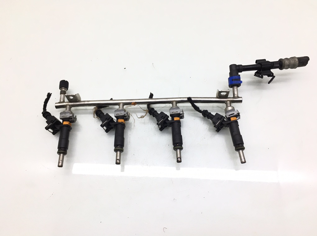 Топливная рампа бу для Opel Insignia  1.8 i,  2011 г.