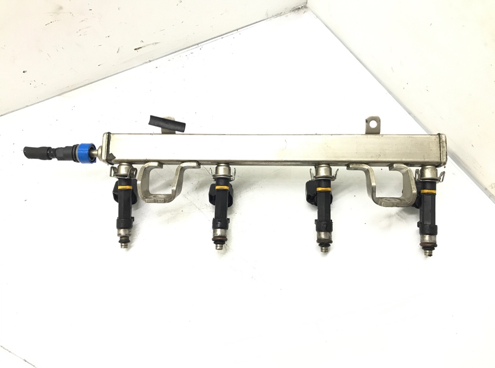 Топливная рампа бу для Mazda 6 1 2.0 i, 2006 г. Топливная рампа бу для Mazda 6 1 2.0 i, 2006 г.