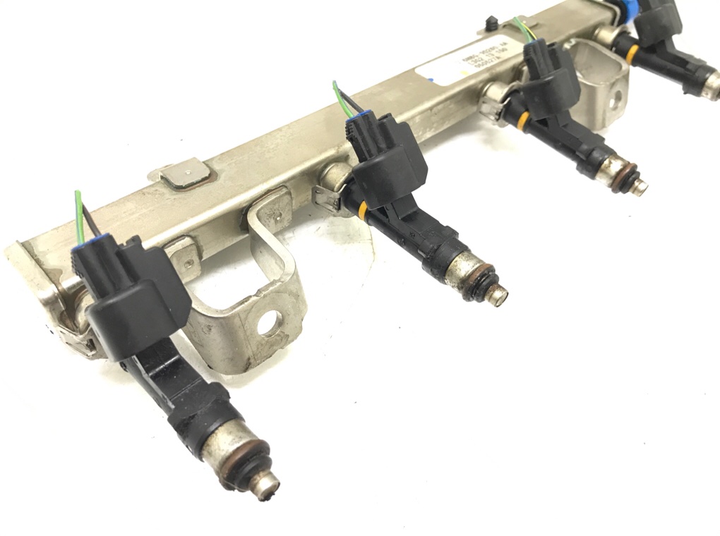 Топливная рампа бу для Mazda 6 1 2.0 i, 2006 г. Топливная рампа бу для Mazda 6 1 2.0 i, 2006 г.