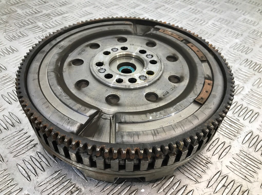 Маховик бу для Kia Optima 1.7 CRDi, 2013 г. Маховик бу для Kia Optima 1.7 CRDi, 2013 г.