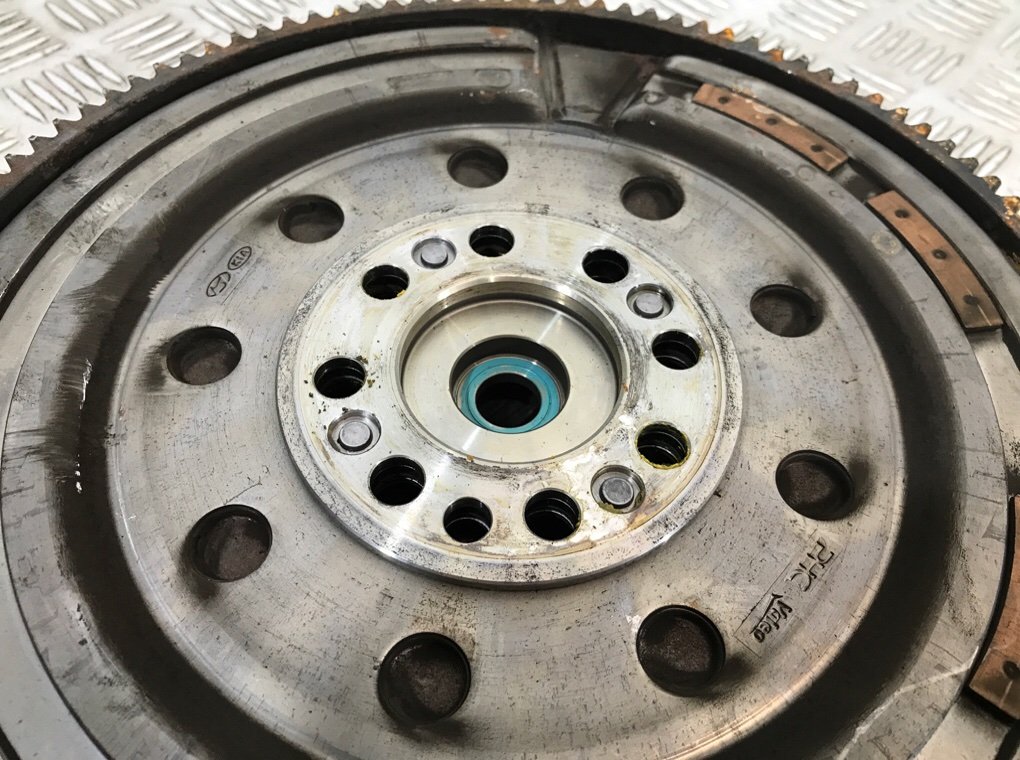 Маховик бу для Kia Optima 1.7 CRDi, 2013 г. Маховик бу для Kia Optima 1.7 CRDi, 2013 г.