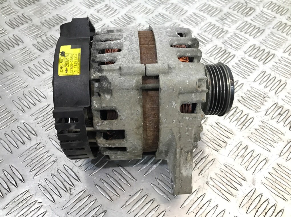 Генератор бу для Kia Optima  1.7 CRDi,  2013 г.