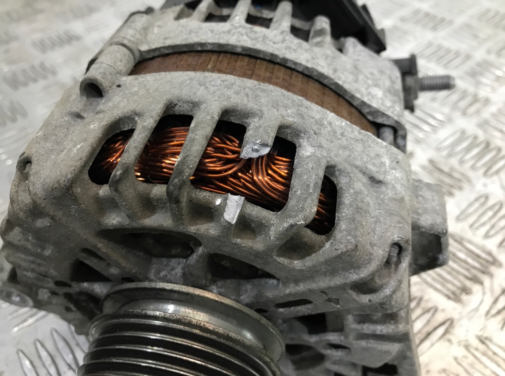 Генератор бу для Kia Optima  1.7 CRDi,  2013 г.