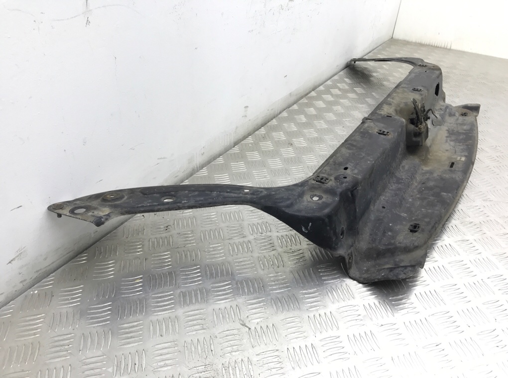 Планка под капот бу для Peugeot Partner 1 1.9 D, 2006 г. Планка под капот бу для Peugeot Partner 1 1.9 D, 2006 г.