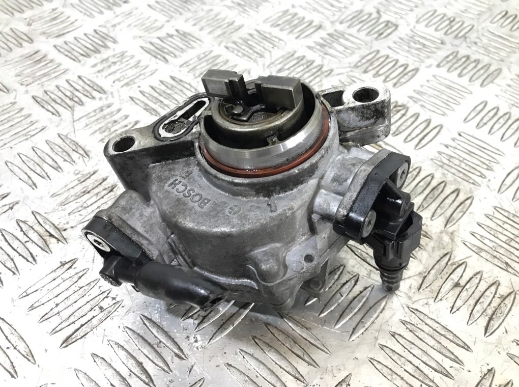 Насос вакуумный бу для Ford C-Max 2 1.6 TDCi, 2011 г. Насос вакуумный бу для Ford C-Max 2 1.6 TDCi, 2011 г.