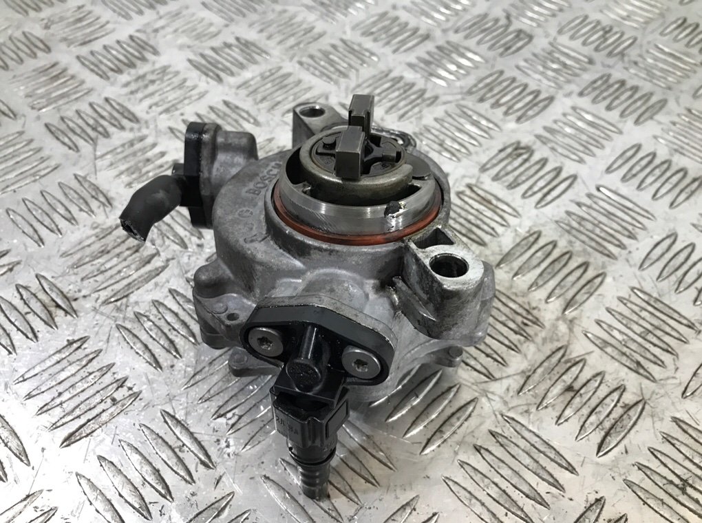 Насос вакуумный бу для Ford C-Max 2 1.6 TDCi, 2011 г. Насос вакуумный бу для Ford C-Max 2 1.6 TDCi, 2011 г.