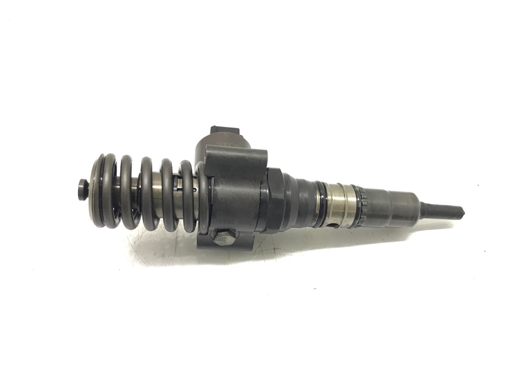 Форсунка бу для Volkswagen Golf 5 2.0 TDi,  2005 г.