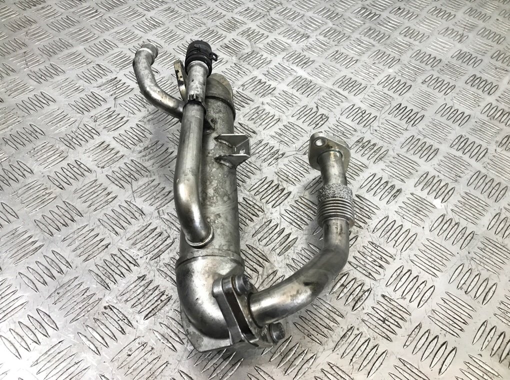 Радиатор EGR бу для Audi A4 B7 2.0 TDi, 2007 г. Радиатор EGR бу для Audi A4 B7 2.0 TDi, 2007 г.