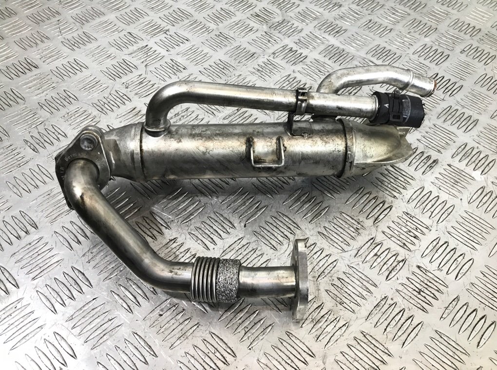 Радиатор EGR бу для Audi A4 B7 2.0 TDi, 2007 г. Радиатор EGR бу для Audi A4 B7 2.0 TDi, 2007 г.