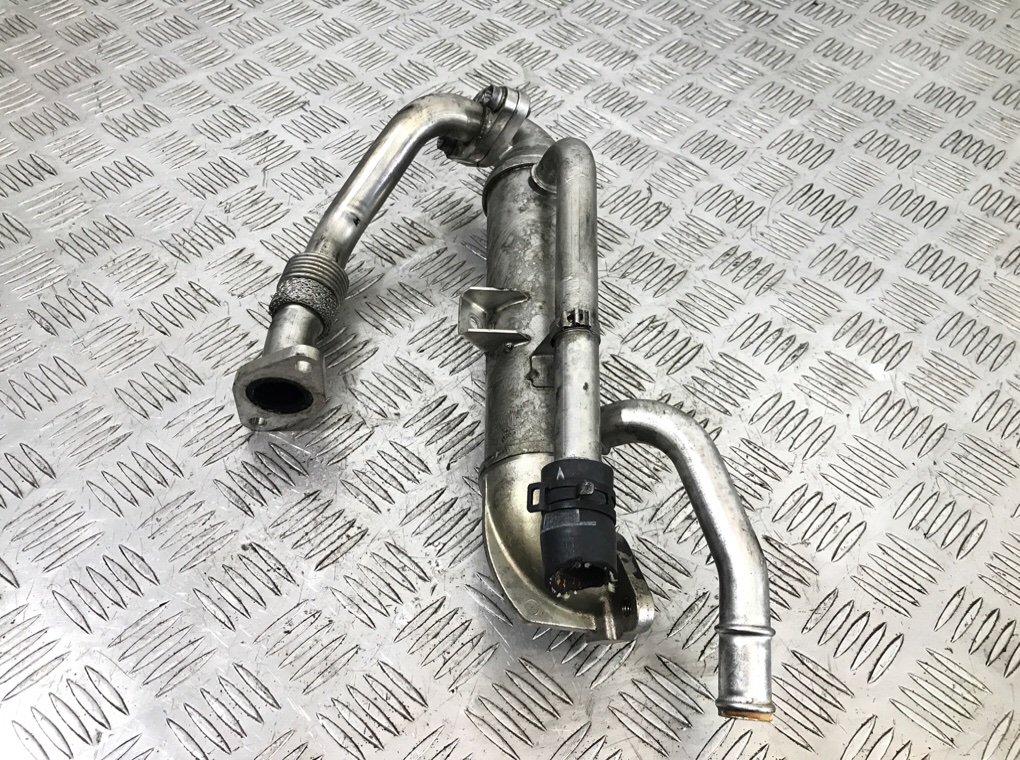 Радиатор EGR бу для Audi A4 B7 2.0 TDi, 2007 г. Радиатор EGR бу для Audi A4 B7 2.0 TDi, 2007 г.
