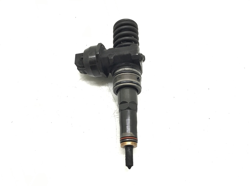 Форсунка бу для Audi A4 B7 2.0 TDi, 2007 г.