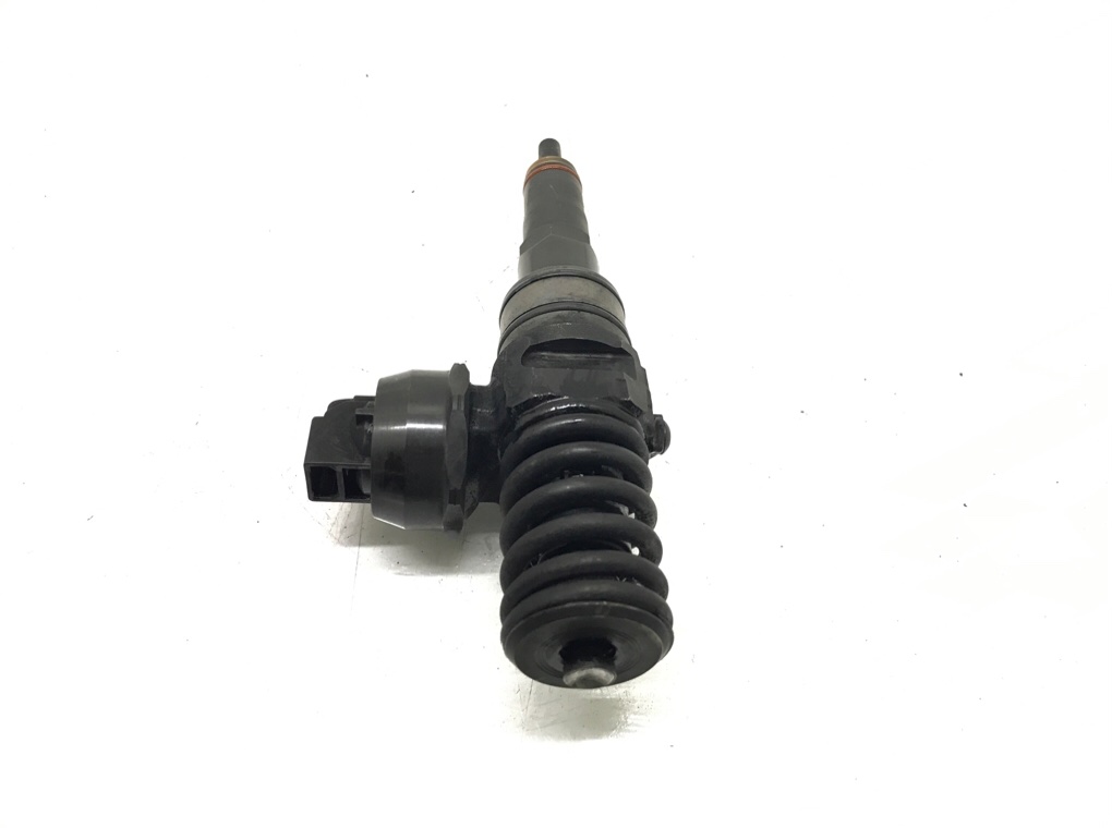 Форсунка бу для Audi A4 B7 2.0 TDi,  2007 г.