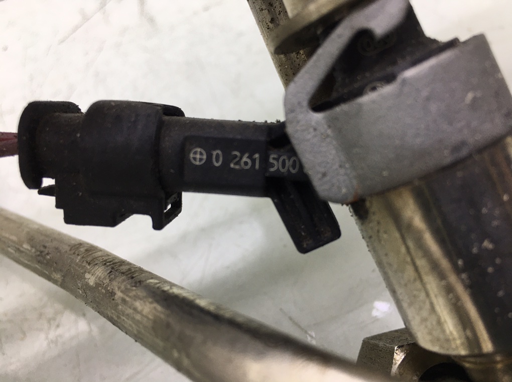 Топливная рампа бу для Audi A5 2.0 TFSi, 2008 г. Топливная рампа бу для Audi A5 2.0 TFSi, 2008 г.