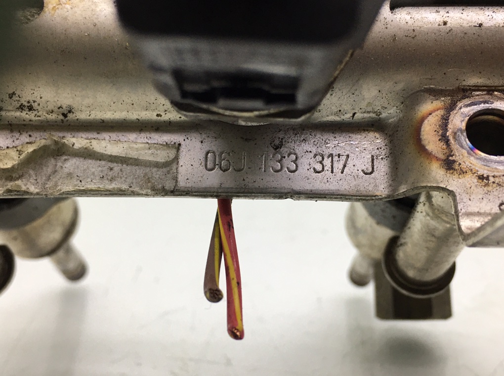 Топливная рампа бу для Audi A5 2.0 TFSi, 2008 г. Топливная рампа бу для Audi A5 2.0 TFSi, 2008 г.