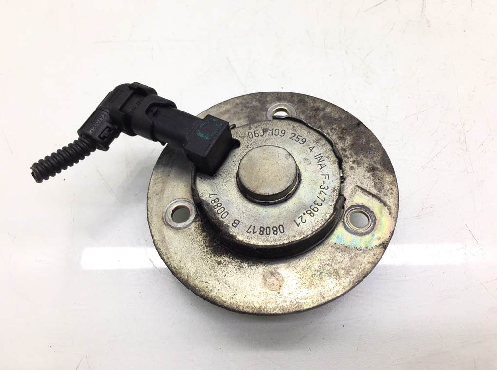 Клапан фазорегулятора бу для Audi A5 2.0 TFSi, 2008 г.