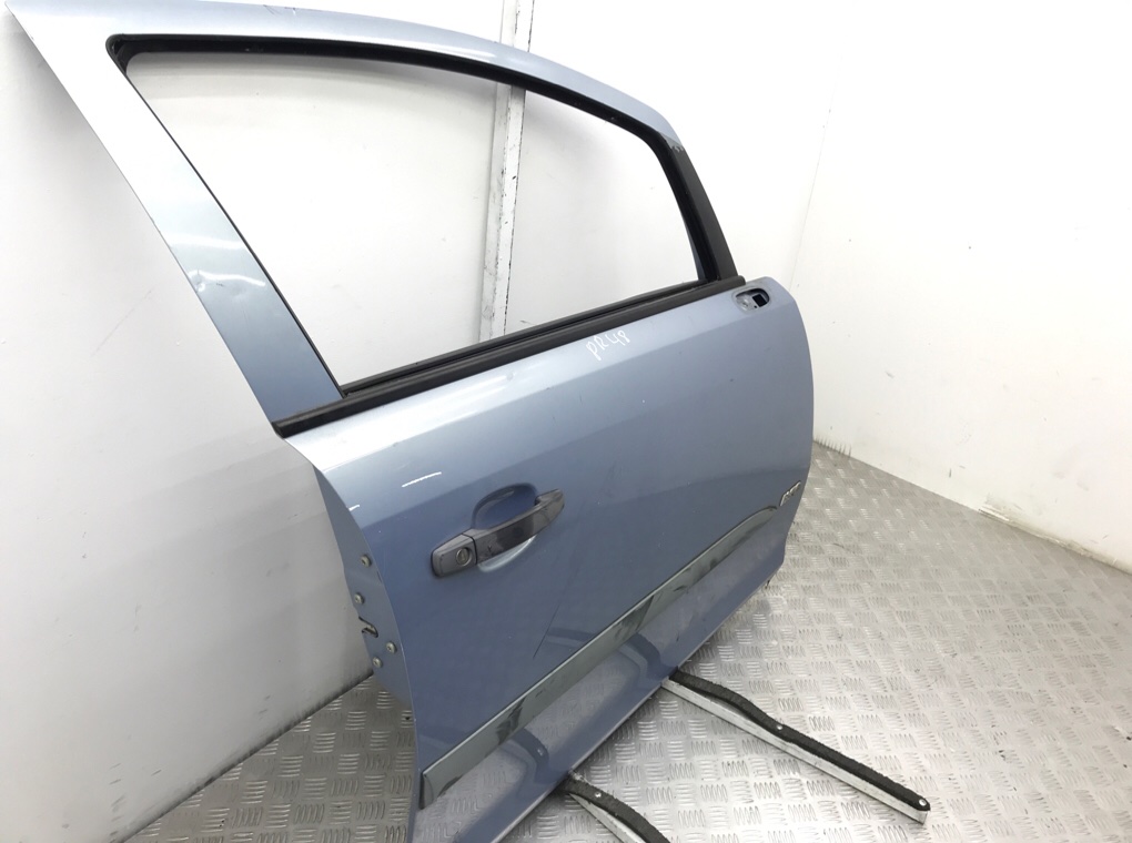 Дверь передняя правая бу для Opel Corsa D 1.2 i,  2006 г.