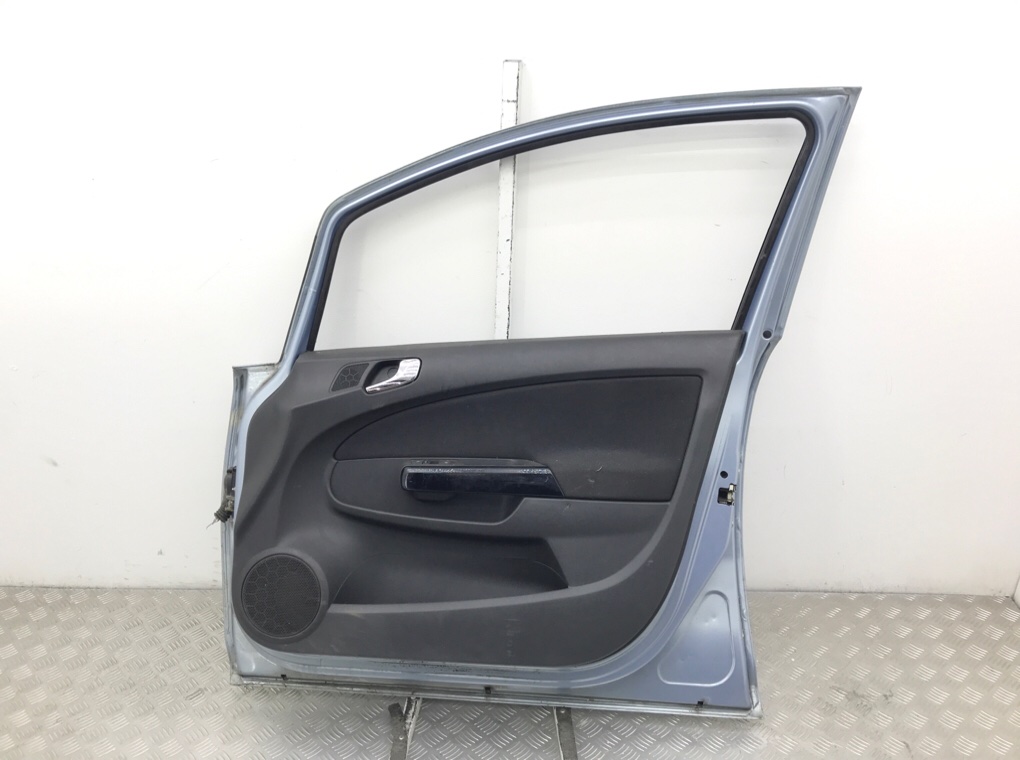 Дверь передняя правая бу для Opel Corsa D 1.2 i,  2006 г.