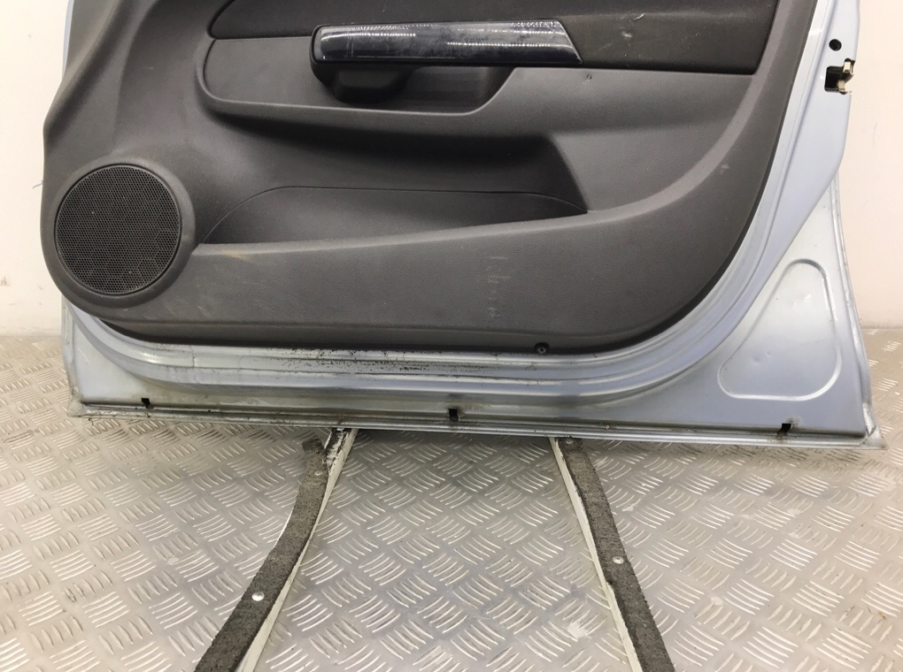 Дверь передняя правая бу для Opel Corsa D 1.2 i,  2006 г.