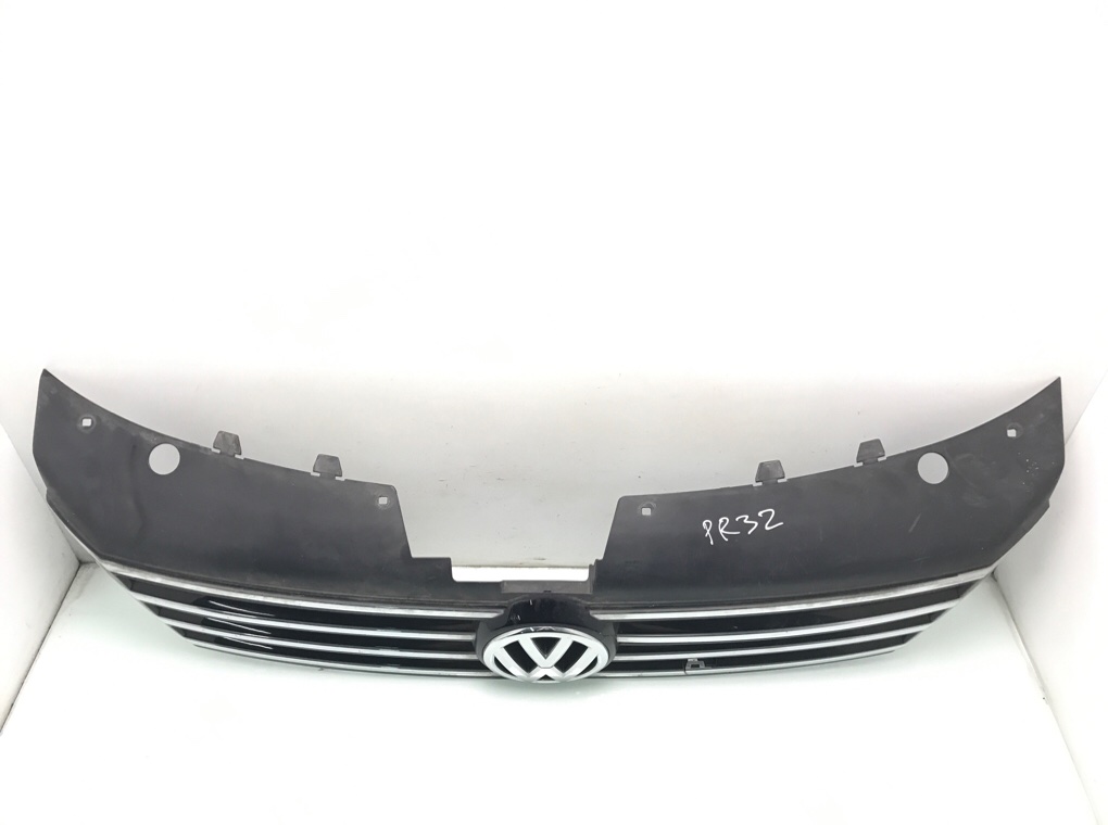 Решетка радиатора бу для Volkswagen Passat B7 1.6 TDi,  2010 г.