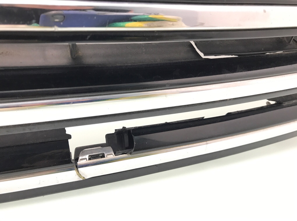 Решетка радиатора бу для Volkswagen Passat B7 1.6 TDi,  2010 г.