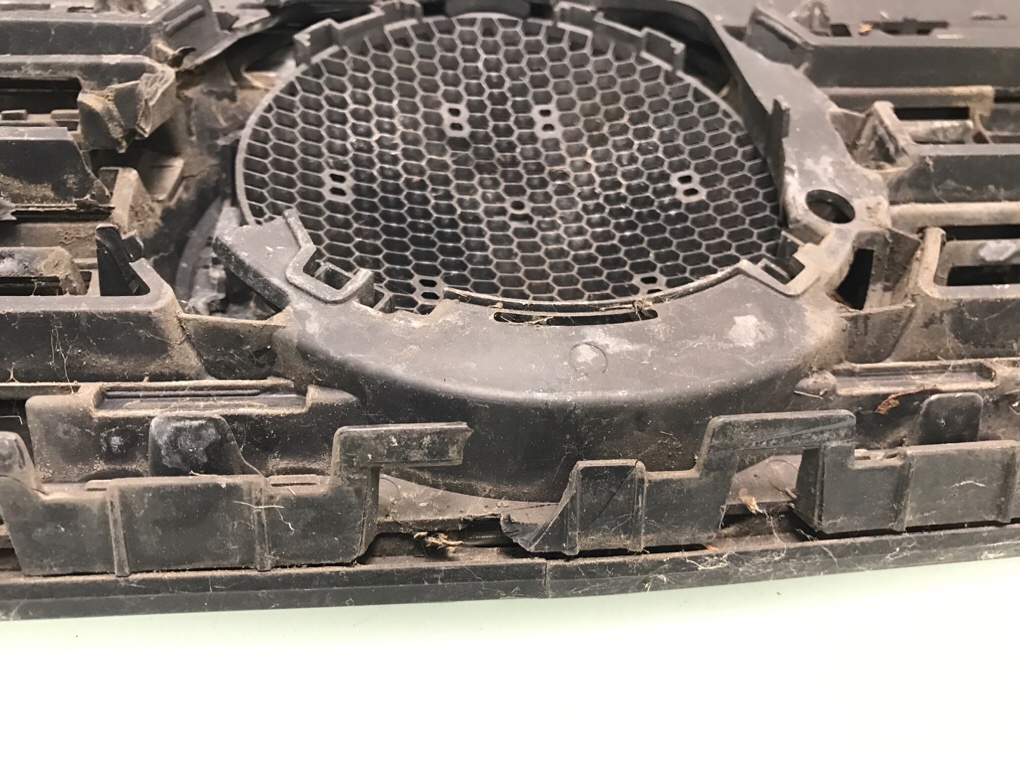 Решетка радиатора бу для Volkswagen Passat B7 1.6 TDi,  2010 г.