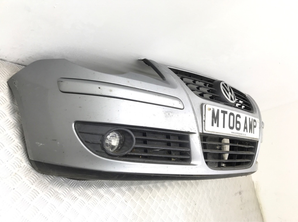 Бампер передний бу для Volkswagen Polo 4 1.4 i,  2006 г.