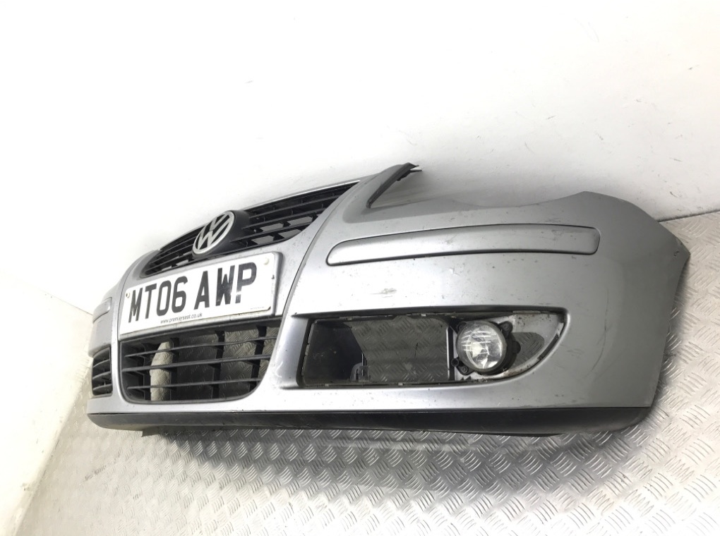 Бампер передний бу для Volkswagen Polo 4 1.4 i,  2006 г.