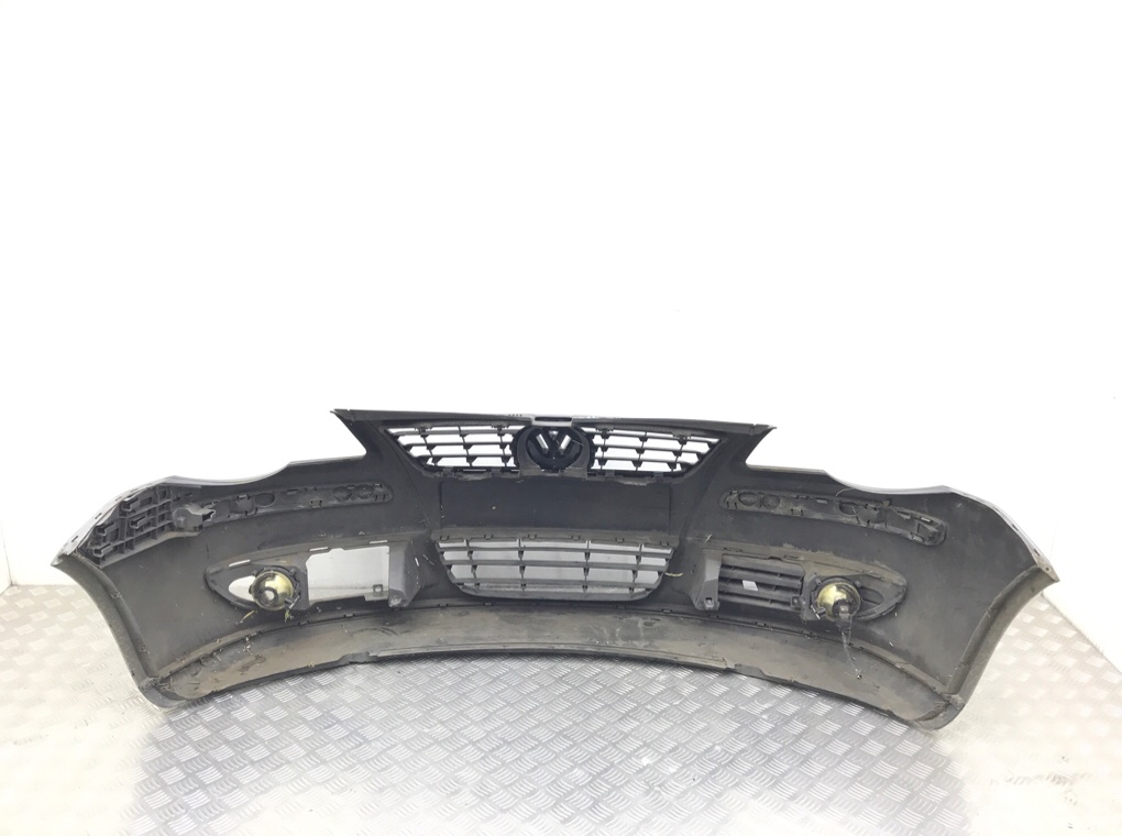 Бампер передний бу для Volkswagen Polo 4 1.4 i,  2006 г.