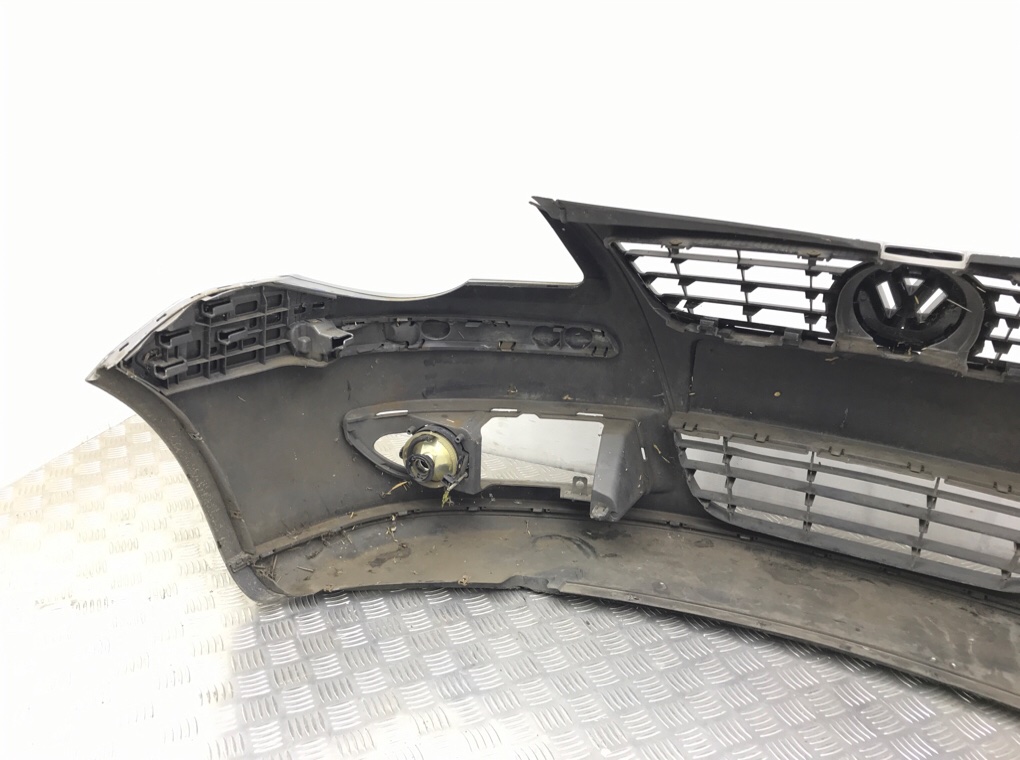 Бампер передний бу для Volkswagen Polo 4 1.4 i,  2006 г.