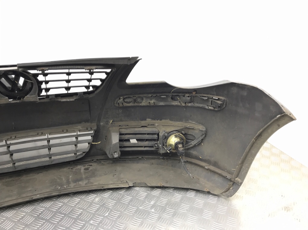 Бампер передний бу для Volkswagen Polo 4 1.4 i,  2006 г.