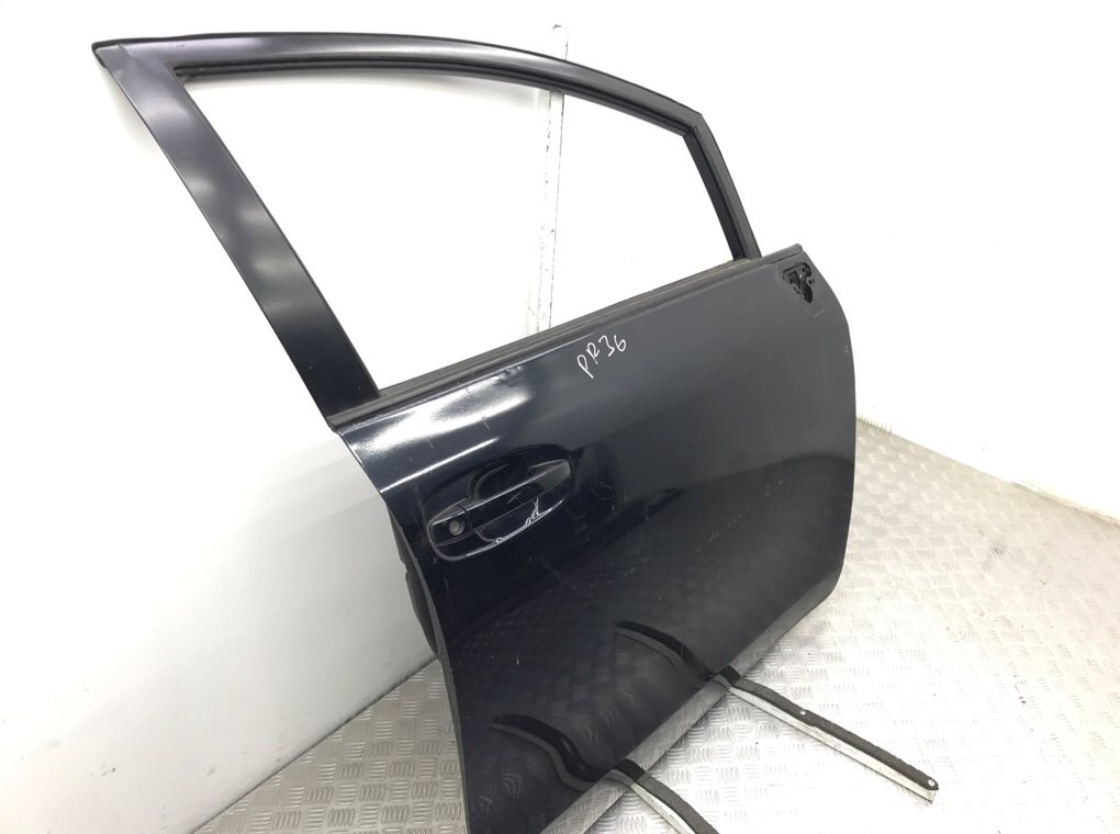Дверь передняя правая бу для Toyota Verso  2.0 D-4D,  2012 г.