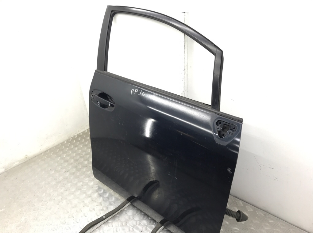 Дверь передняя правая бу для Toyota Verso  2.0 D-4D,  2012 г.