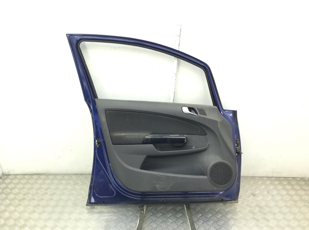 Дверь передняя левая бу для Opel Corsa D 1.4 i,  2009 г.