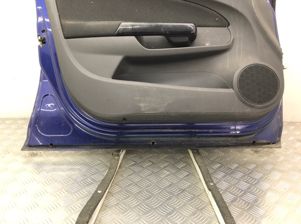 Дверь передняя левая бу для Opel Corsa D 1.4 i,  2009 г.