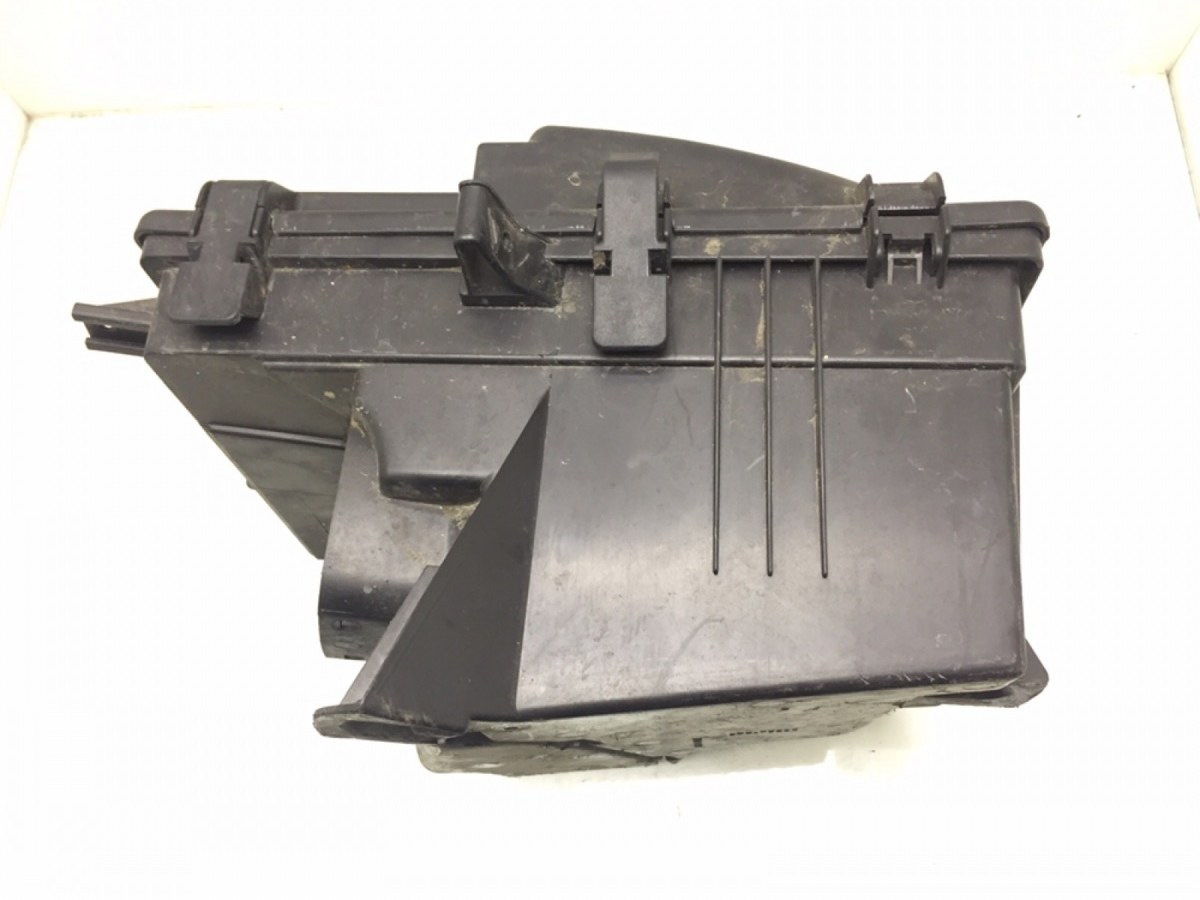 Корпус воздушного фильтра бу для Volvo S80  2.4 D5,  2004 г.