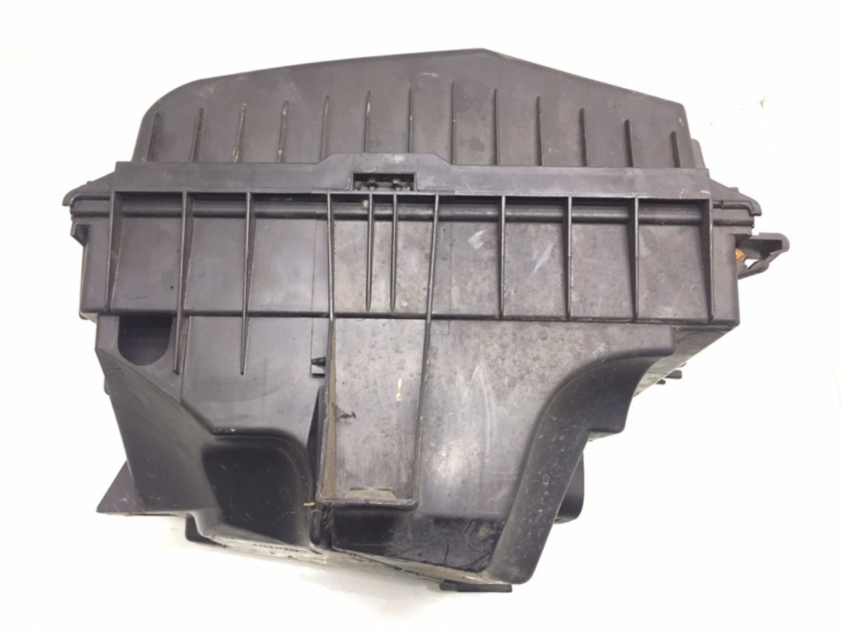 Корпус воздушного фильтра бу для Volvo S80  2.4 D5,  2004 г.