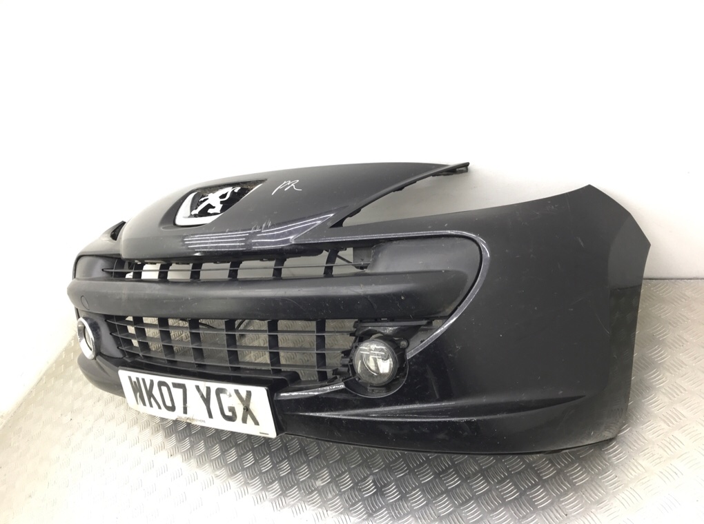 Бампер передний бу для Peugeot 207  1.6 i,  2007 г.