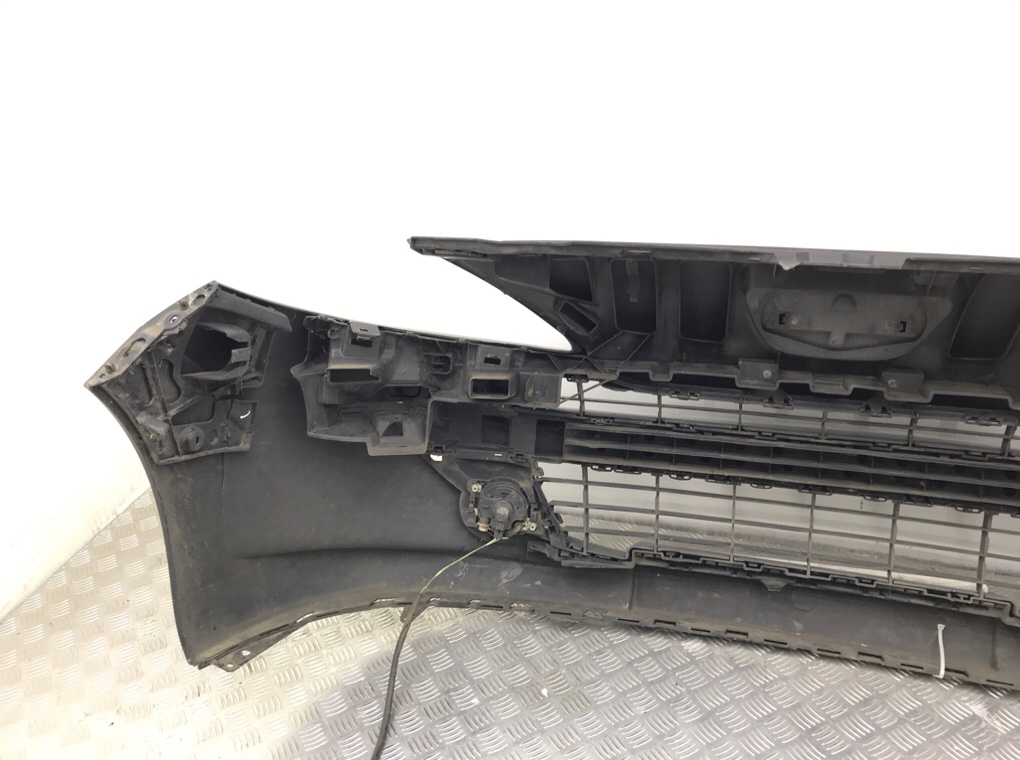 Бампер передний бу для Peugeot 207  1.6 i,  2007 г.