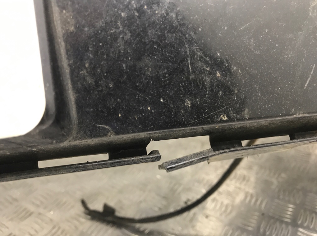 Бампер передний бу для Peugeot 207  1.6 i,  2007 г.