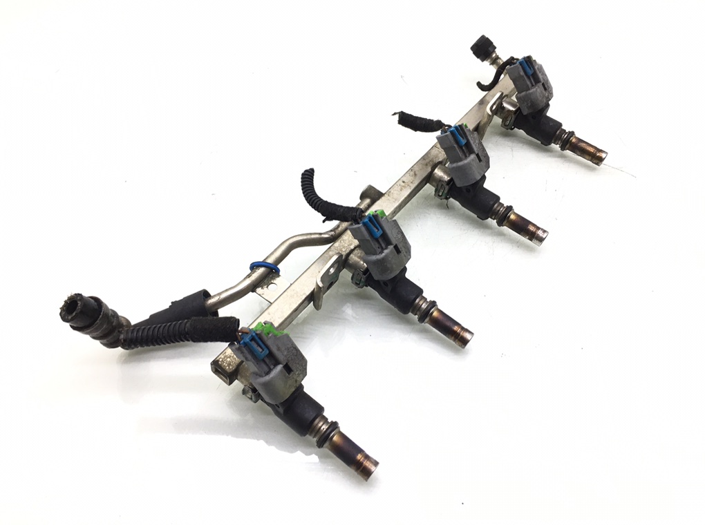 Топливная рампа бу для Opel Zafira B 1.6 i,  2010 г.