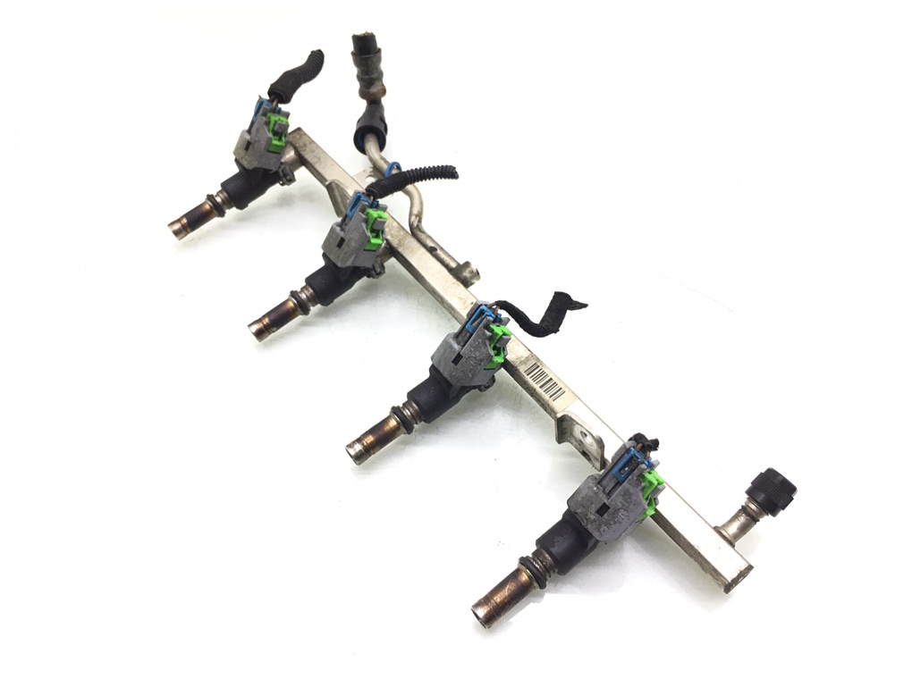 Топливная рампа бу для Opel Zafira B 1.6 i,  2010 г.