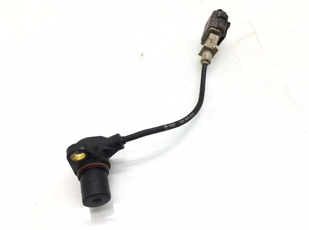 Датчик коленвала бу для Volkswagen Golf 4 1.6 i, 2002 г. Датчик коленвала бу для Volkswagen Golf 4 1.6 i, 2002 г.