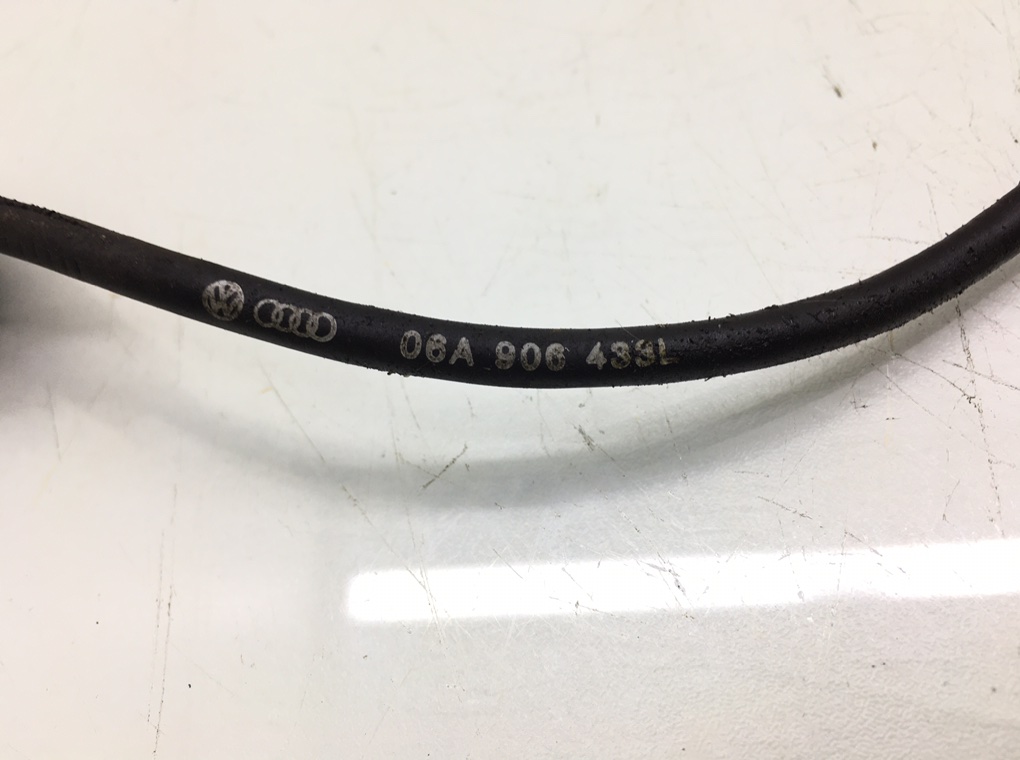 Датчик коленвала бу для Volkswagen Golf 4 1.6 i, 2002 г. Датчик коленвала бу для Volkswagen Golf 4 1.6 i, 2002 г.