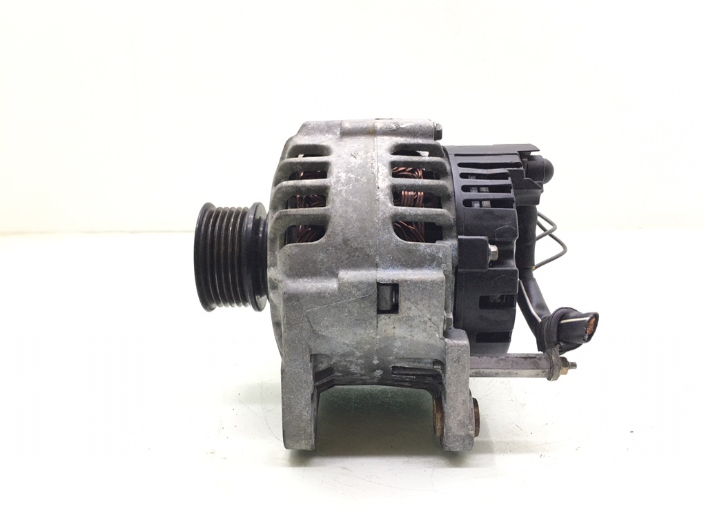 Генератор бу для Volkswagen Golf 4 1.6 i,  2002 г.