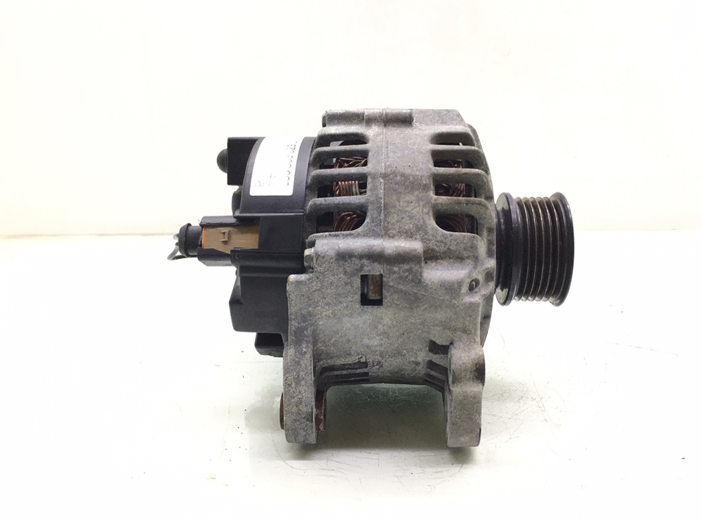 Генератор бу для Volkswagen Golf 4 1.6 i,  2002 г.