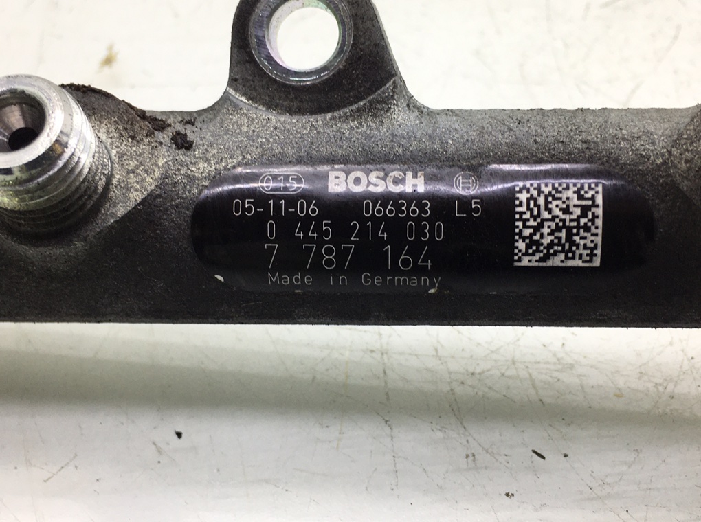 Топливная рампа бу для BMW 3 E90/E91/E92/E93 2.0 TD,  2005 г.