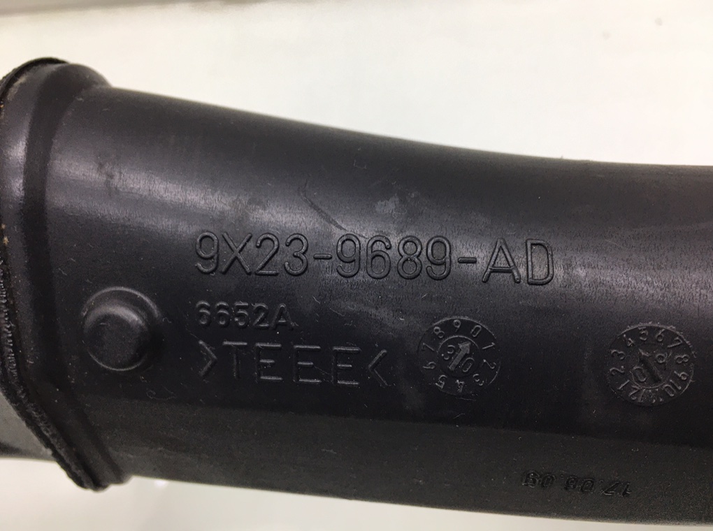 Патрубок воздушного фильтра бу для Jaguar XF 1 3.0 TD,  2009 г.